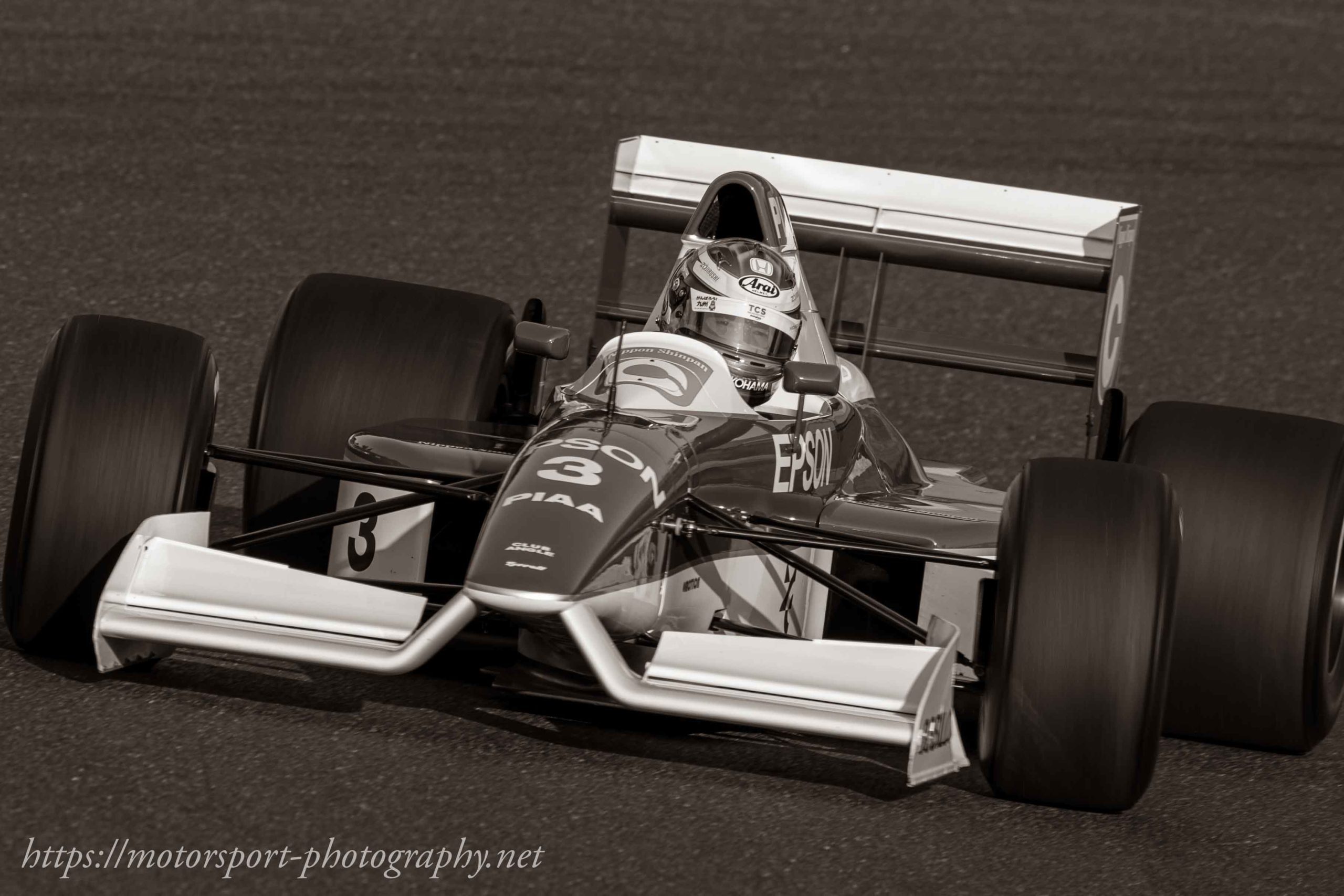 モータースポーツの魅力をひとりでも多くの方に伝えたい・・・ モータースポーツフォトグラフィー